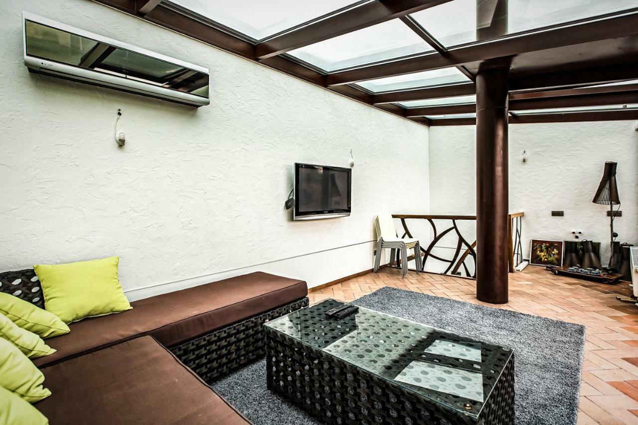 Apartment With A Terrace Over The Old Town Two Bedrooms 카우나스 외부 사진